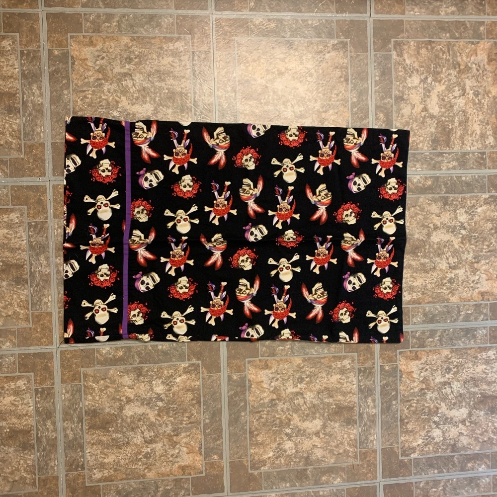 Hand made pillow case. Skull pattern